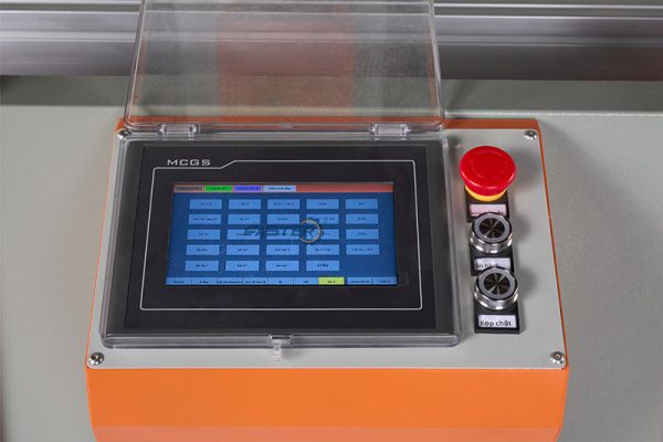 Máy khoan khóa nhôm 2 đầu Faster CNC 1350 Máy khoan khóa nhôm 2 đầu Faster CNC 1350