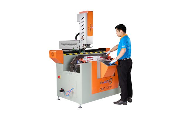 Máy khoan khóa nhôm 2 đầu Faster CNC 1350 Máy khoan khóa nhôm 2 đầu Faster CNC 1350